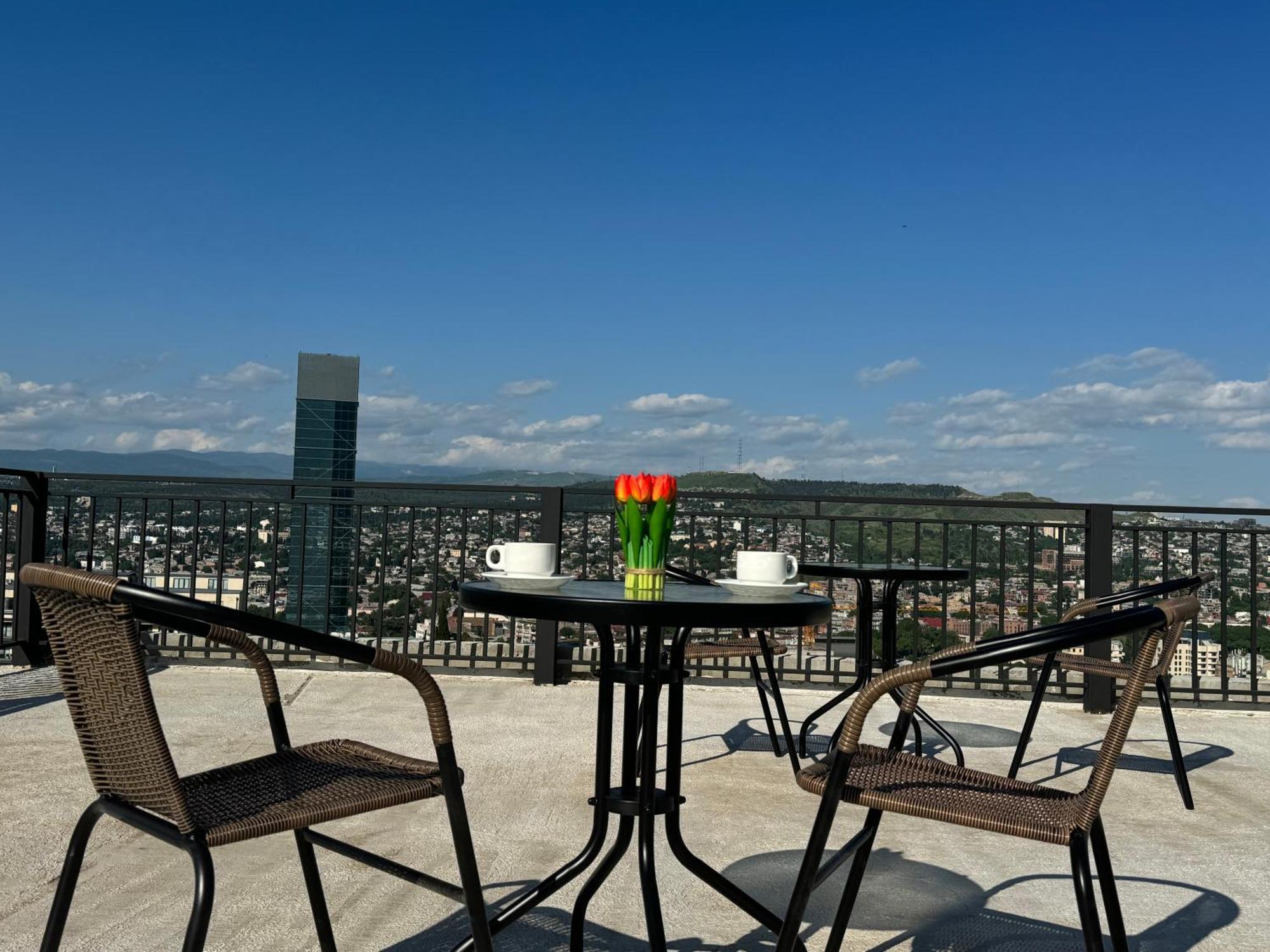 Brothers Apartments With Terrace In Old Тбилиси Экстерьер фото